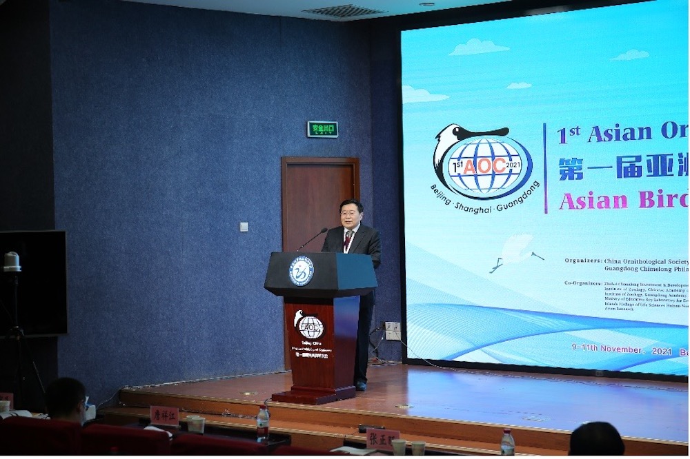 Fig. 4 A welcome address by Prof. Zhang Zhengwang, the Vice President of the Chinese Zoological Society